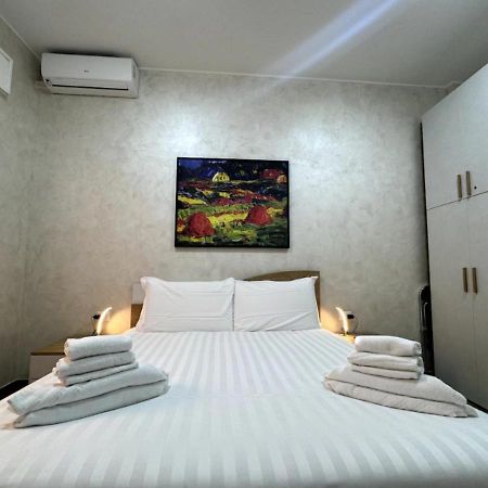 La Palmetta - Vicino Metro A Apartment Рим Екстериор снимка